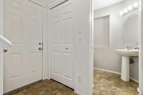 280 Panora Close Nw, Calgary, AB - Indoor
