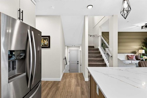 43 Hotchkiss Row Se, Calgary, AB - Indoor