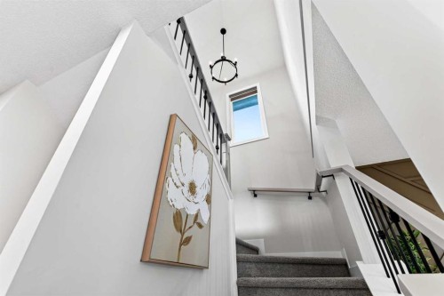 43 Hotchkiss Row Se, Calgary, AB - Indoor Photo Showing Other Room