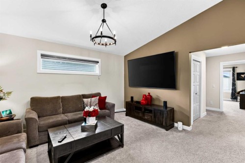 43 Hotchkiss Row Se, Calgary, AB - Indoor Photo Showing Living Room
