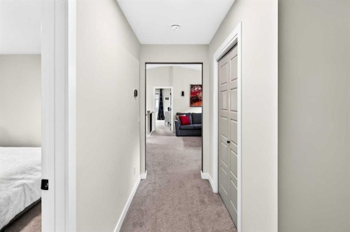 43 Hotchkiss Row Se, Calgary, AB - Indoor