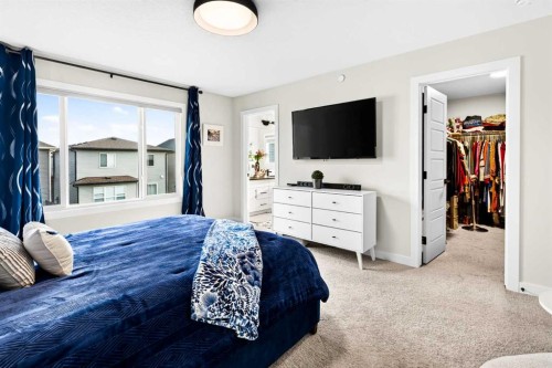43 Hotchkiss Row Se, Calgary, AB - Indoor Photo Showing Bedroom