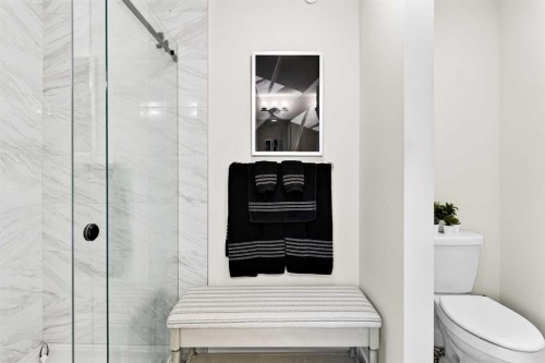 43 Hotchkiss Row Se, Calgary, AB - Indoor Photo Showing Bathroom