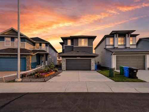 43 Hotchkiss Row Se, Calgary, AB - Outdoor With Facade