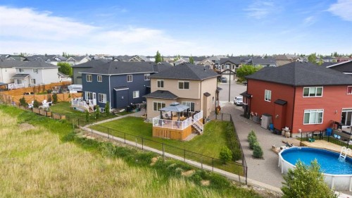 718 Hampshire Cove NE High River, AB T1V 0E6
