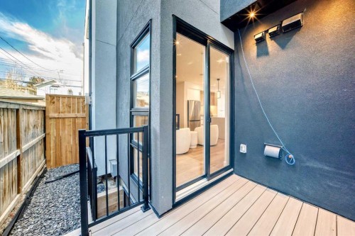 1607 37 Avenue Sw, Calgary, AB - Outdoor With Exterior