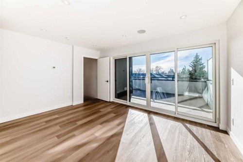 1607 37 Avenue Sw, Calgary, AB - Indoor Photo Showing Other Room