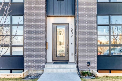 1607 37 Avenue Sw, Calgary, AB - Outdoor