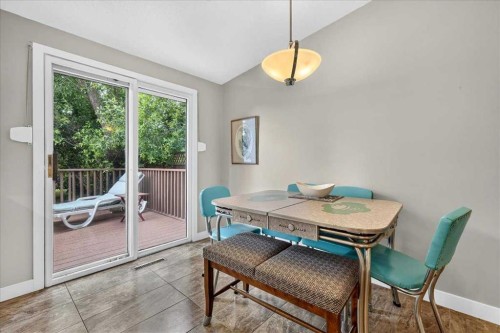 1123 48 Avenue Nw, Calgary, AB - Indoor Photo Showing Dining Room