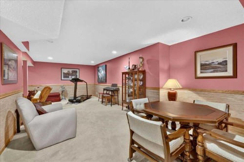 1123 48 Avenue Nw, Calgary, AB - Indoor Photo Showing Dining Room