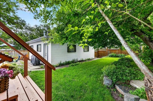 1123 48 Avenue Nw, Calgary, AB - Outdoor