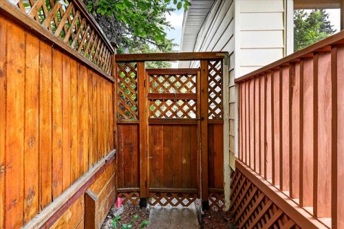 1123 48 Avenue Nw, Calgary, AB -  With Exterior