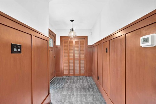 226 Superior Avenue Sw, Calgary, AB - Indoor Photo Showing Other Room