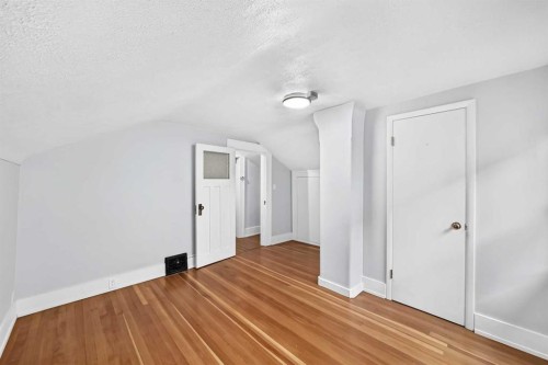 226 Superior Avenue Sw, Calgary, AB - Indoor Photo Showing Other Room