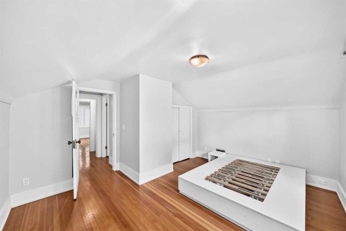 226 Superior Avenue Sw, Calgary, AB - Indoor Photo Showing Other Room