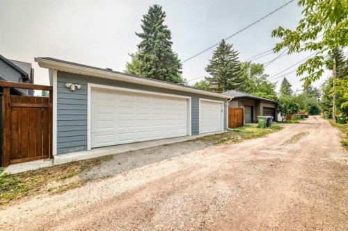 226 Superior Avenue Sw, Calgary, AB - Outdoor With Exterior