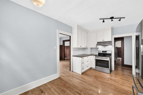 226 Superior Avenue Sw, Calgary, AB - Indoor Photo Showing Kitchen