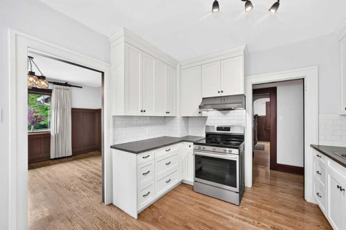 226 Superior Avenue Sw, Calgary, AB - Indoor Photo Showing Kitchen With Upgraded Kitchen