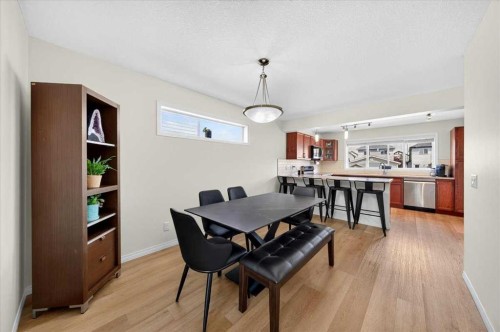138 Copperpond Heights Se, Calgary, AB - Indoor Photo Showing Dining Room