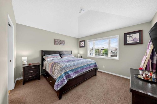 138 Copperpond Heights Se, Calgary, AB - Indoor Photo Showing Bedroom