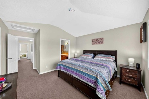 138 Copperpond Heights Se, Calgary, AB - Indoor Photo Showing Bedroom