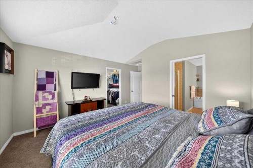 138 Copperpond Heights Se, Calgary, AB - Indoor Photo Showing Bedroom