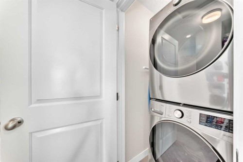 7 Stonehouse Crescent Nw, High River, AB - Indoor Photo Showing Laundry Room