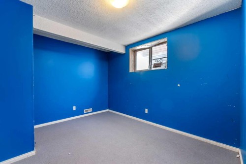 124 Saddlecrest Boulevard Ne, Calgary, AB - Indoor Photo Showing Other Room