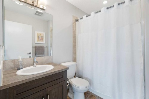 426 Nolan Hill Boulevard Nw, Calgary, AB - Indoor Photo Showing Bathroom