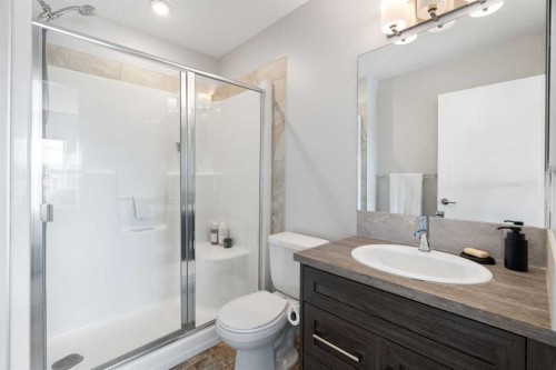 426 Nolan Hill Boulevard Nw, Calgary, AB - Indoor Photo Showing Bathroom