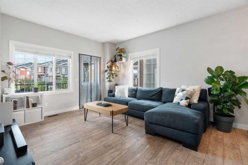 426 Nolan Hill Boulevard Nw, Calgary, AB - Indoor Photo Showing Living Room