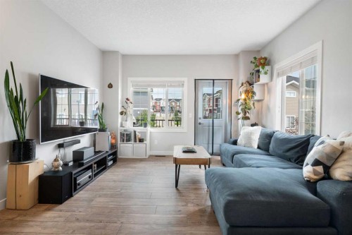 426 Nolan Hill Boulevard Nw, Calgary, AB - Indoor Photo Showing Living Room