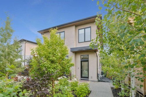 78 Valour Circle Sw, Calgary, AB 