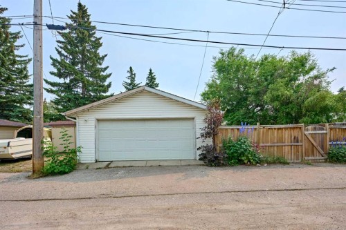 4820 49 Avenue Nw, Calgary, AB - Outdoor