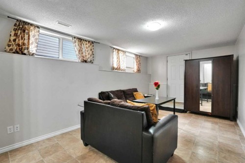 292 Taralake Terrace Ne, Calgary, AB - Indoor Photo Showing Other Room