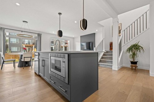 389 Crimson Ridge Place Nw, Calgary, AB - Indoor Photo Showing Kitchen
