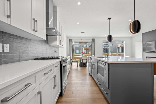 389 Crimson Ridge Place Nw, Calgary, AB - Indoor Photo Showing Kitchen With Upgraded Kitchen