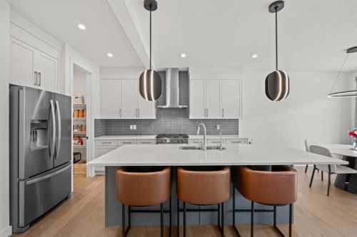 389 Crimson Ridge Place Nw, Calgary, AB - Indoor Photo Showing Kitchen With Upgraded Kitchen