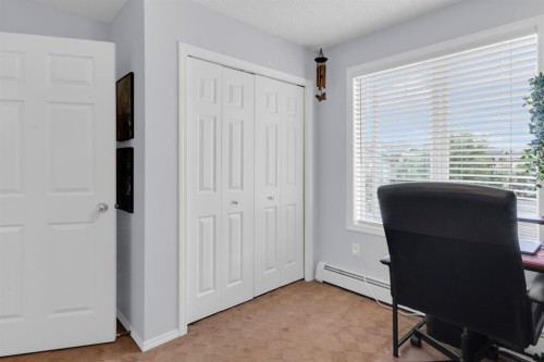 7201-70 Panamount Drive Nw, Calgary, AB - Indoor Photo Showing Office