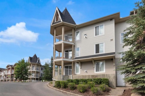 7201-70 Panamount Drive Nw, Calgary, AB - Outdoor With Facade