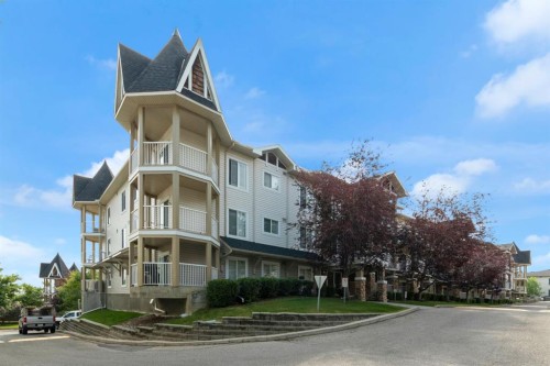 7201-70 Panamount Drive Nw, Calgary, AB - Outdoor With Facade