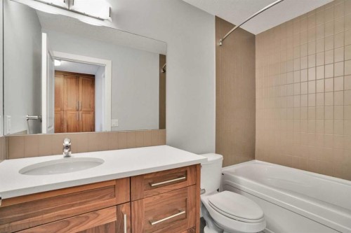 145 Marquis Common Se, Calgary, AB - Indoor Photo Showing Bathroom