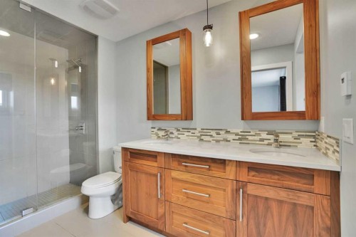 145 Marquis Common Se, Calgary, AB - Indoor Photo Showing Bathroom