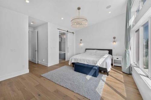 1704 26A Street Sw, Calgary, AB - Indoor Photo Showing Bedroom