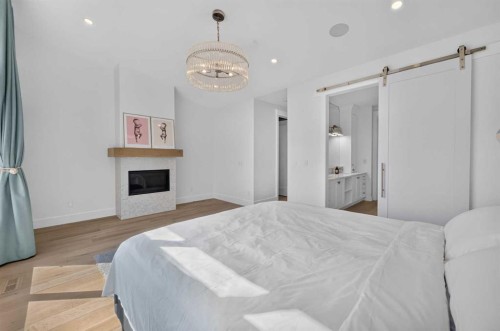1704 26A Street Sw, Calgary, AB - Indoor Photo Showing Bedroom