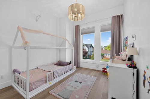 1704 26A Street Sw, Calgary, AB - Indoor Photo Showing Bedroom