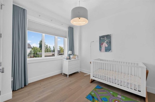 1704 26A Street Sw, Calgary, AB - Indoor Photo Showing Bedroom