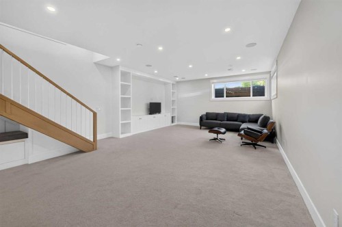 1704 26A Street Sw, Calgary, AB - Indoor Photo Showing Other Room