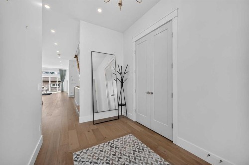 1704 26A Street Sw, Calgary, AB - Indoor Photo Showing Other Room