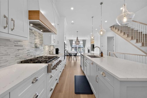 1704 26A Street Sw, Calgary, AB - Indoor Photo Showing Kitchen With Upgraded Kitchen